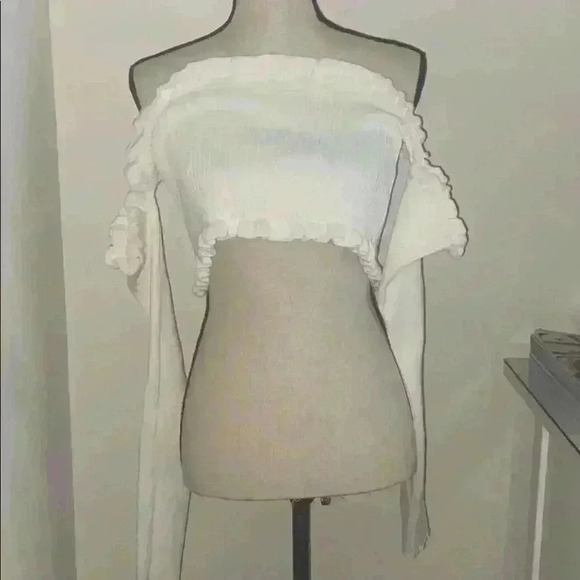 PrettyLittleThing Tops - Pretty little thing white long sleeve sweater